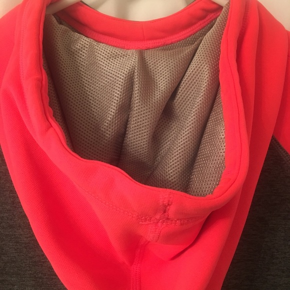 Women’s Nike Pullover Sweatshirt - Picture 4 of 4